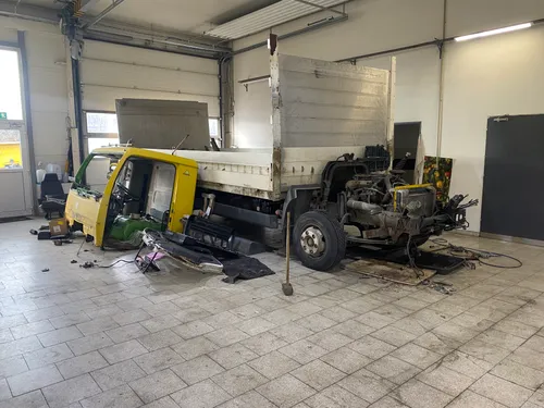 Oprava nákladního vozidla