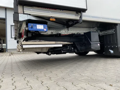 Detail zdvihací plošiny